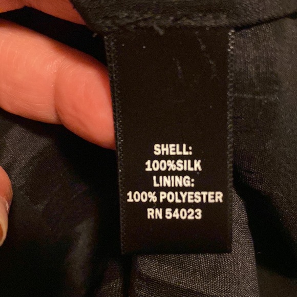 **SOLD** Banana Republic silk dress - Picture 4 of 4